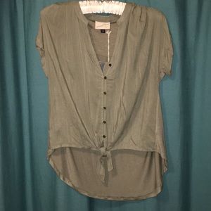 Small Green top 🥂